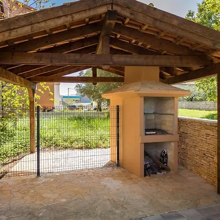 Apartmán Cesare With Shared Pool Ližnjan