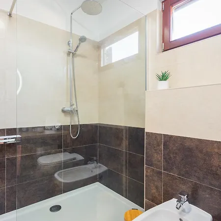 Cesare With Shared Pool Apartman