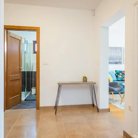 Apartman Cesare With Shared Pool *