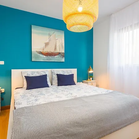 Cesare With Shared Pool Appartement Ližnjan