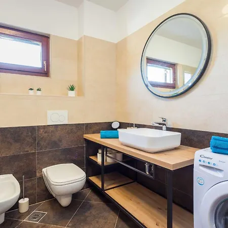 Cesare With Shared Pool Appartement *