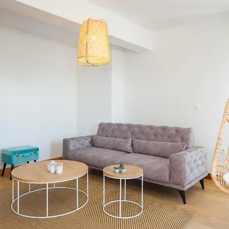 Cesare With Shared Pool Apartament *