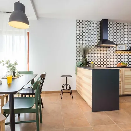 Cesare With Shared Pool Appartement Ližnjan