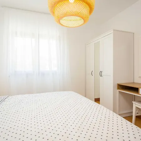Apartman Cesare With Shared Pool *