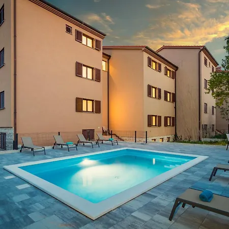 Apartman Cesare With Shared Pool Ližnjan