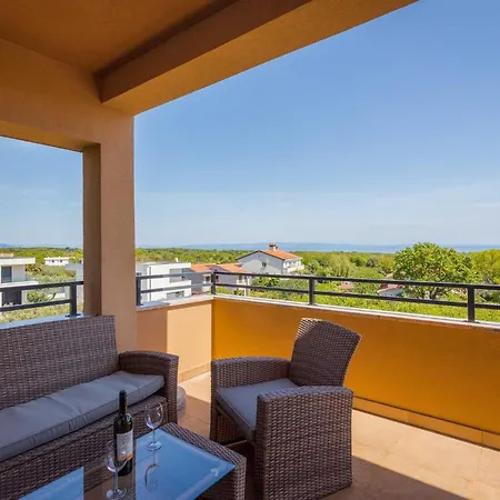 Cesare With Shared Pool Ližnjan