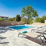 Cesare With Shared Pool Lejlighed