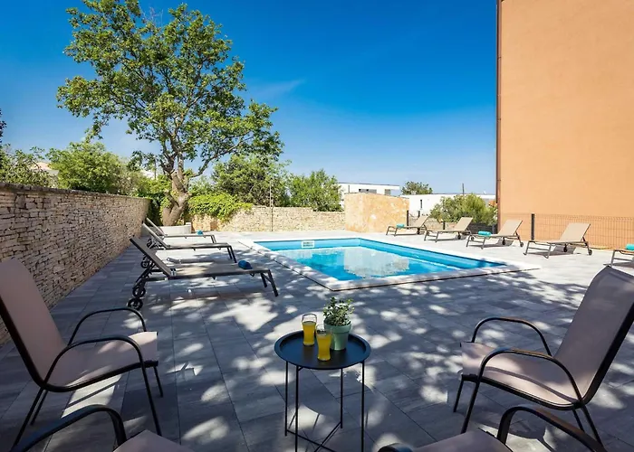 Lejlighed Cesare With Shared Pool Ližnjan