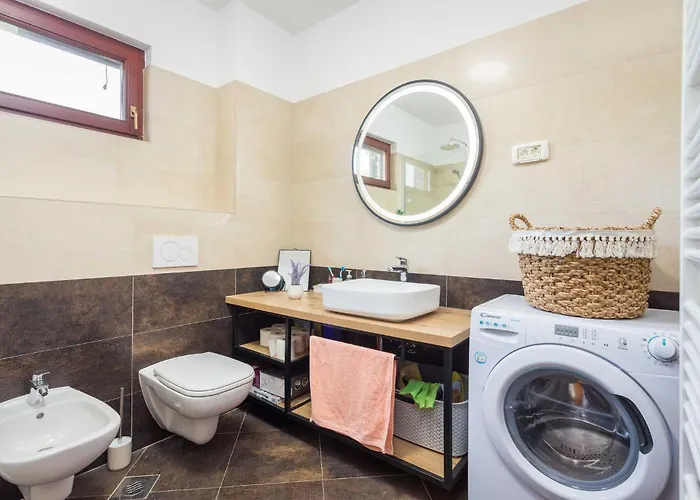 Cesare With Shared Pool Ližnjan